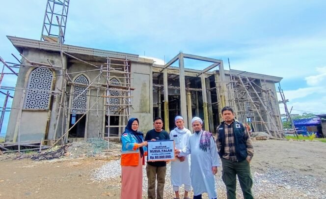 
					PT CLM Salurkan Bantuan Pembangunan Masjid Di Desa Harapan