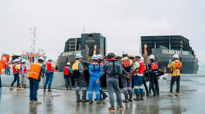 
					Perkuat Hilirisasi Berbasis Keberlanjutan, PT Vale dan TNI AL Teguhkan Sinergi untuk Industri Strategis Nasional, Jetty Morowali Siap Dukung Rantai Pasok Nikel Hijau untuk Masa Depan Energi Dunia