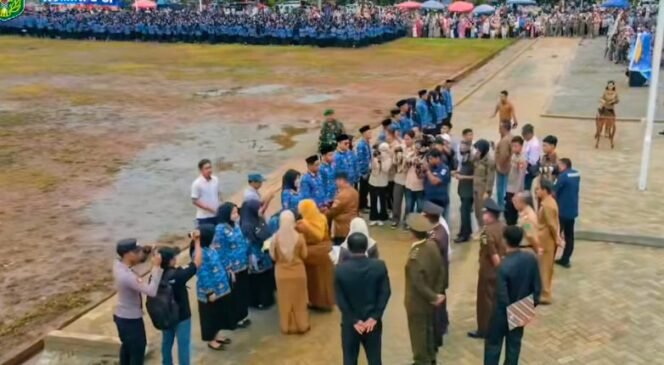 
					Terima SK P3K, Ramai – Ramai Ucapkan Terimakasih Buat Budiman – Akbar. Janji kerja Dengan Baik