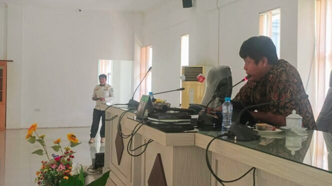 
					DPRD Siap Tambah Anggaran Dishub Jadi 6 M Agar Seluruh Desa Di Lutim Mandi Cahaya Di Malam Hari