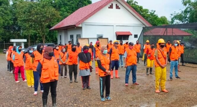 
					Diancam Mogok Kerja, DLH Lutim Akhirnya Bersedia Bayar Uang Lembur Petugas Kebersihan  