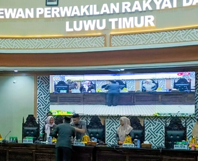 
					Fraksi PDIP dan Fraksi GPR Minta Pemerintahan Ibas – Puspa Transfaran Terkait Data Penerima Lansia Jika Tidak Hanya Membuat Kegaduhan Saja