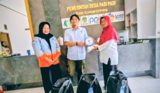 
					Majelis Taklim Desa Pasi – Pasi Dapat Bantuan Kostum dan Rebana Dari PT CLM