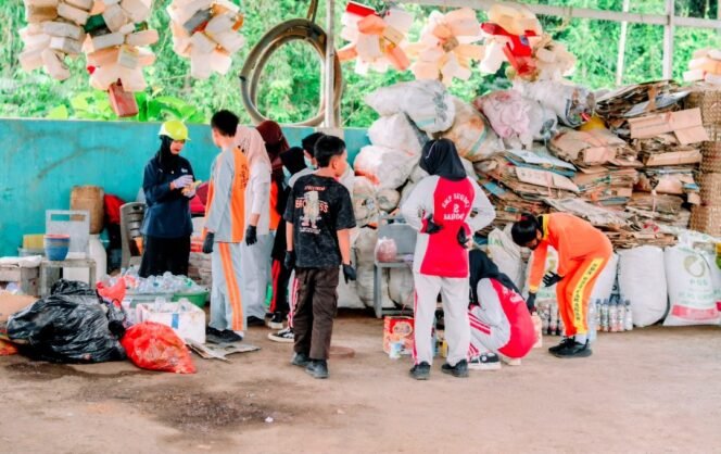 
					Dorong Literasi Bagi Generasi Muda, PT Vale Edukasi Siswa di Morowali Kelola Sampah Secara Bijak Pada Peringatan HPSN