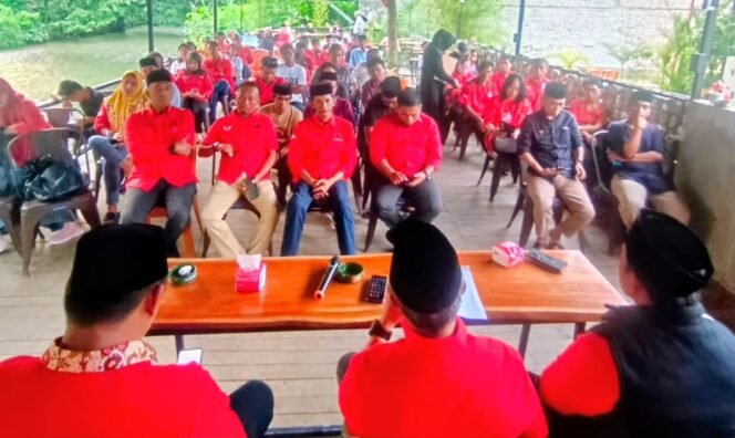 
					Di Pleno DPC PDIP Luwu Timur, Budiman Minta 10 Anggota Dewannya Konsisten Perjuangkan Kepentingan Rakyat