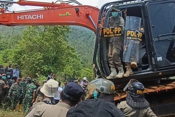 
					Dianggap Blunder, Anggota DPRD Lutim Ingatkan Bupati Lutim, Minta Satpol PP Segera Ditarik Dari Lokasi Land Clearing