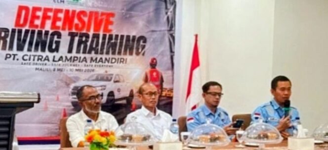 
					Menuju Zero Accident PT CLM Gelar Defensive Driving Training