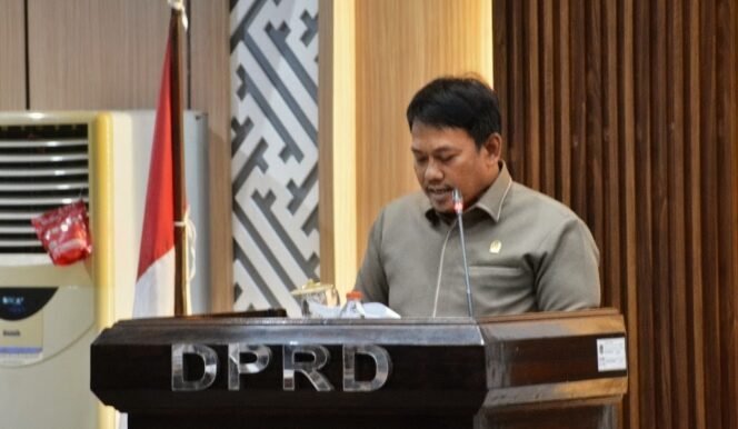 
					Gacornya Pendapat Akhir Fraksi PDIP Berani Singgung Ambulans CSR dan Program Pandu Juara