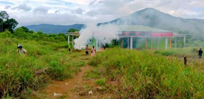
					Warga Gotong Royong Bersihkan Aset Pemda Di Towuti. Aliansi MUAK Tegaskan RS Towuti Masuk KP 1 Bupati Wajar Ditagih Keseriusannya