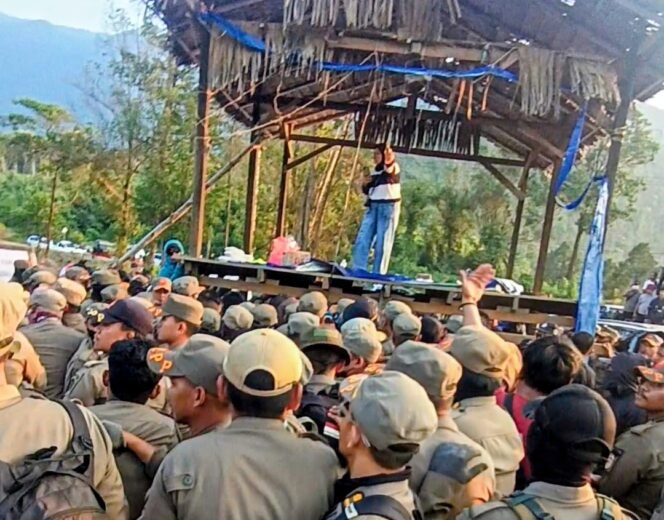 
					Meski Sertifikat Pemda Yang Diduga Mencaplok Lahan Warga Di Laoli  Berproses Di Pengadilan, Satpol PP Tetap Lakukan Eksekusi Duluan, Akhirnya Bentrok